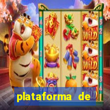 plataforma de tr锚s reais