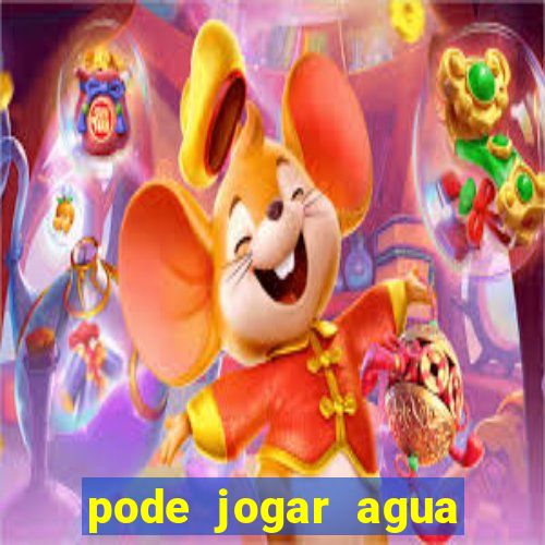 pode jogar agua quente no vaso